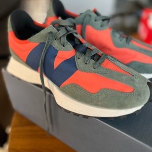New Balance 327 -  New in box - Size 9